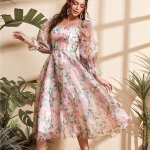 NWT Floral lantern sleeve dress